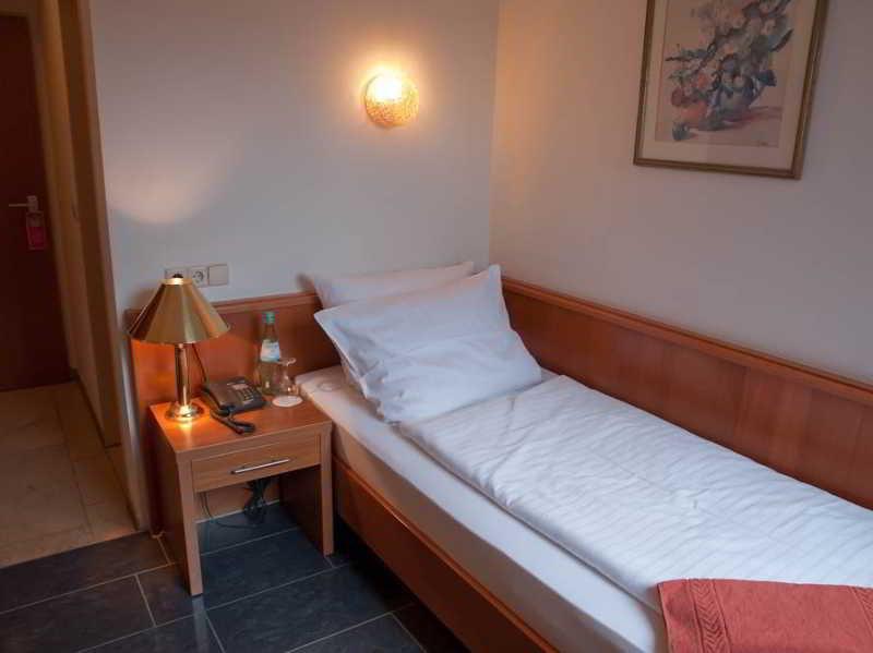 מונסטר Hotel Europa מראה חיצוני תמונה