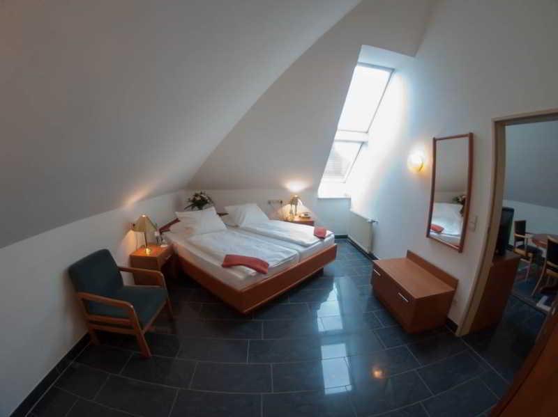 מונסטר Hotel Europa מראה חיצוני תמונה