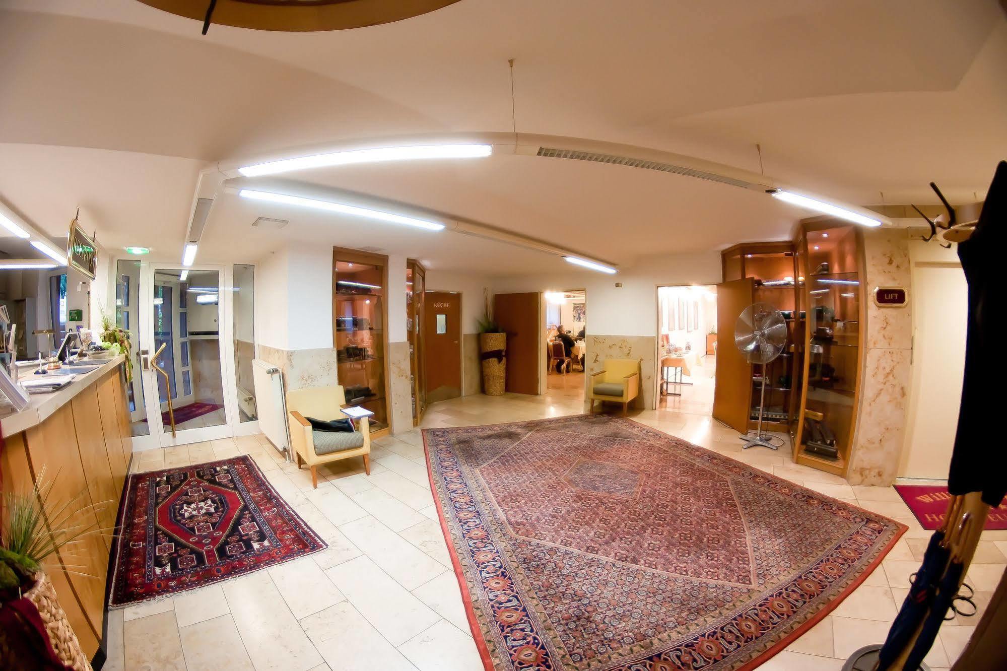 מונסטר Hotel Europa מראה חיצוני תמונה