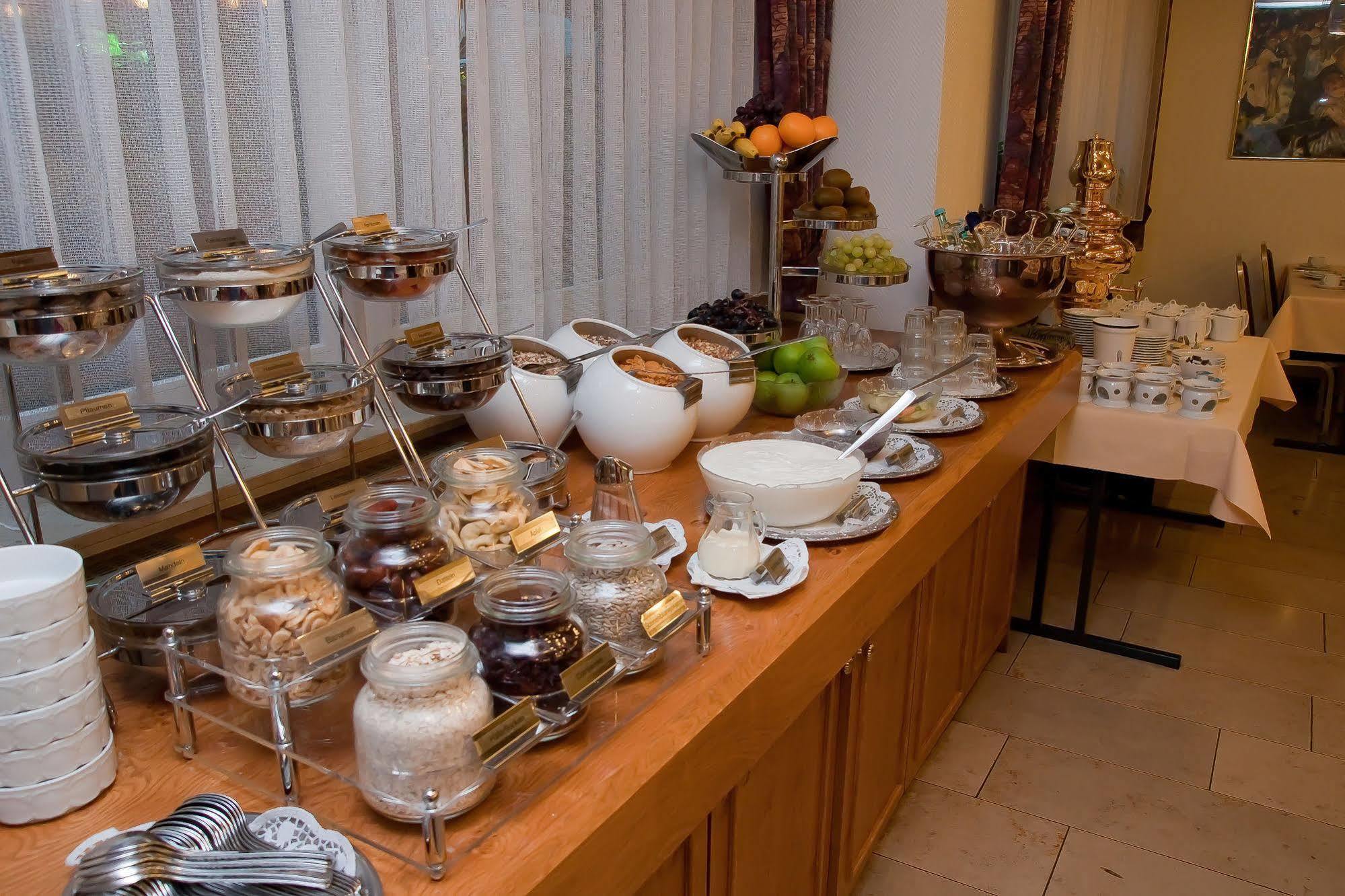 מונסטר Hotel Europa מראה חיצוני תמונה