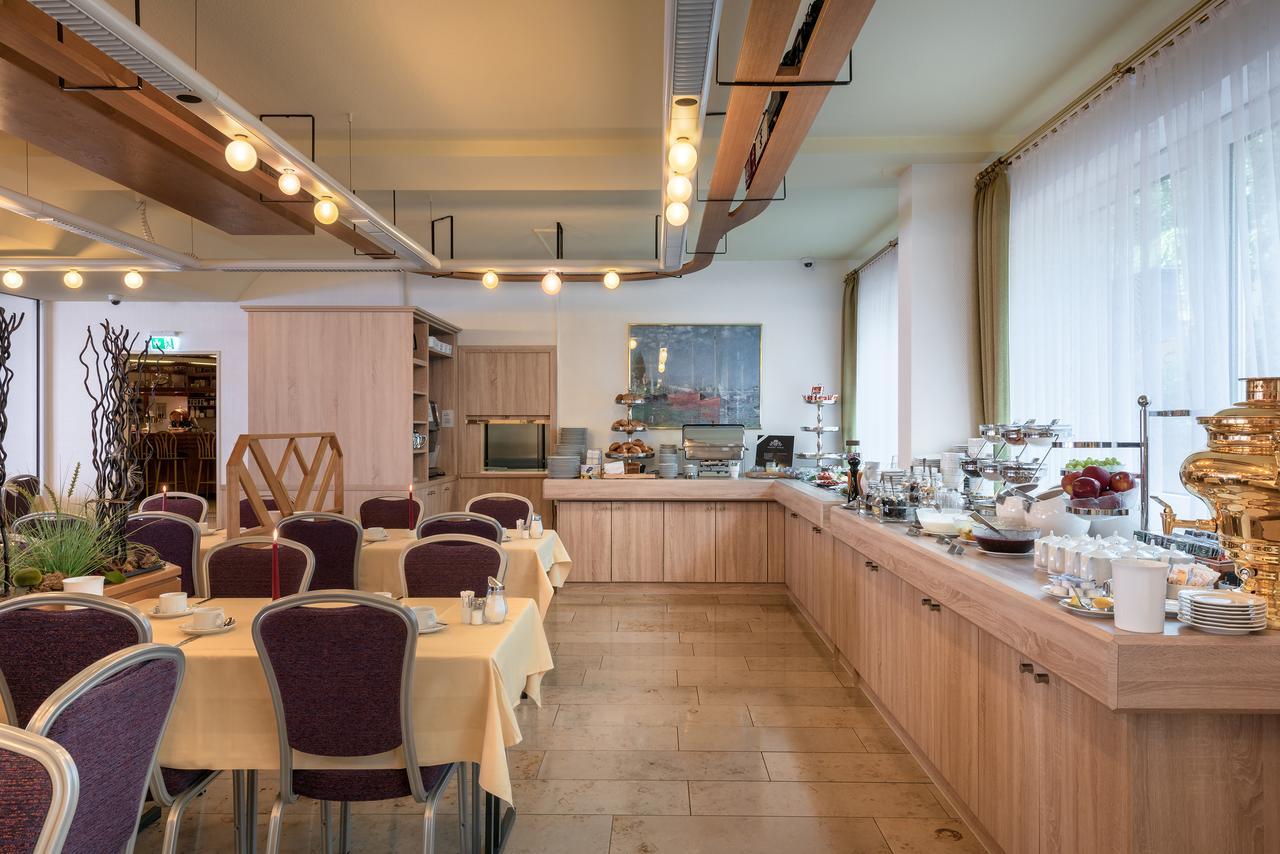מונסטר Hotel Europa מראה חיצוני תמונה
