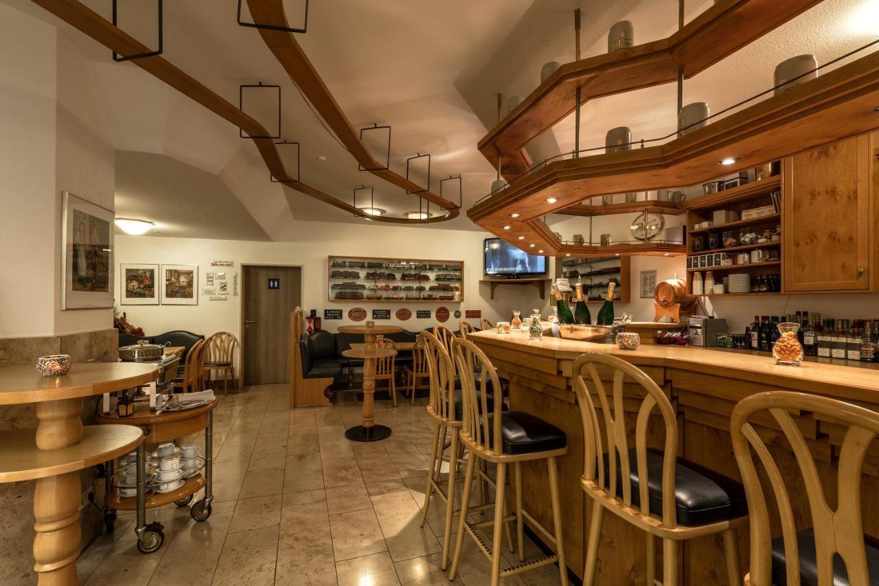 מונסטר Hotel Europa מראה חיצוני תמונה