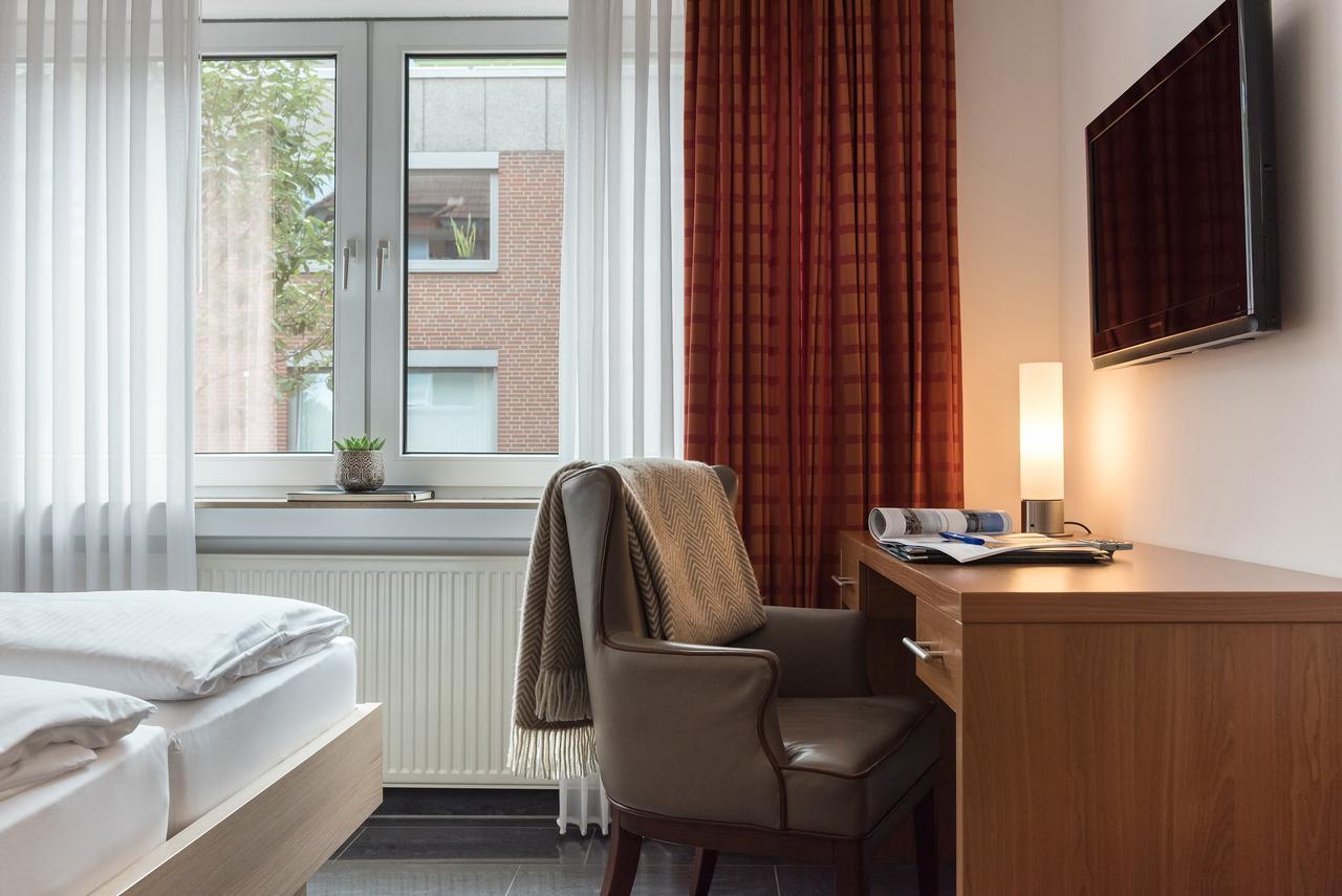 מונסטר Hotel Europa מראה חיצוני תמונה