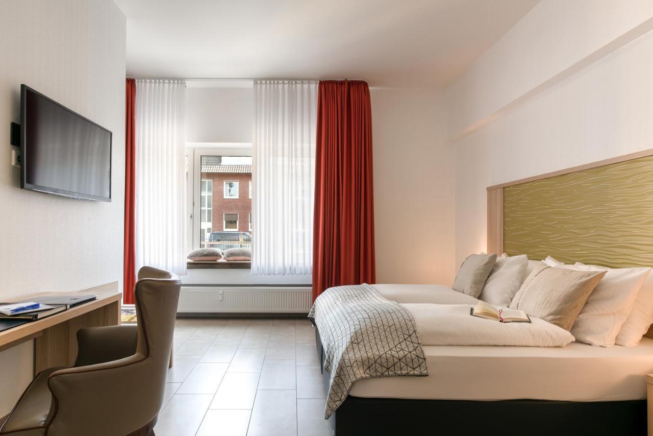מונסטר Hotel Europa מראה חיצוני תמונה