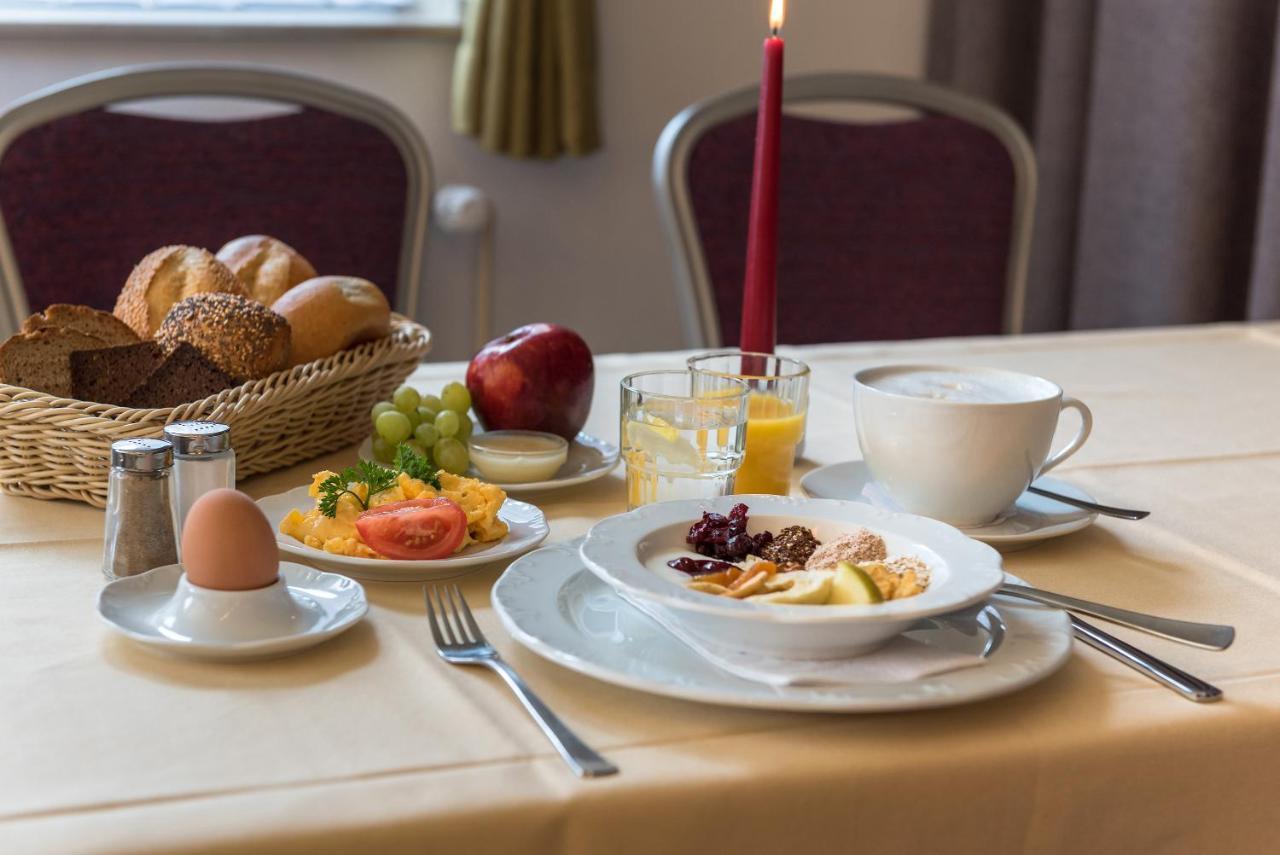 מונסטר Hotel Europa מראה חיצוני תמונה