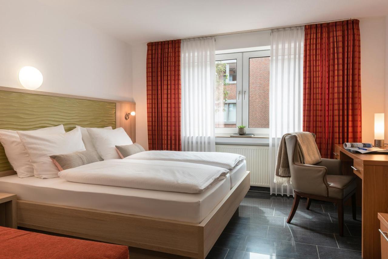 מונסטר Hotel Europa מראה חיצוני תמונה