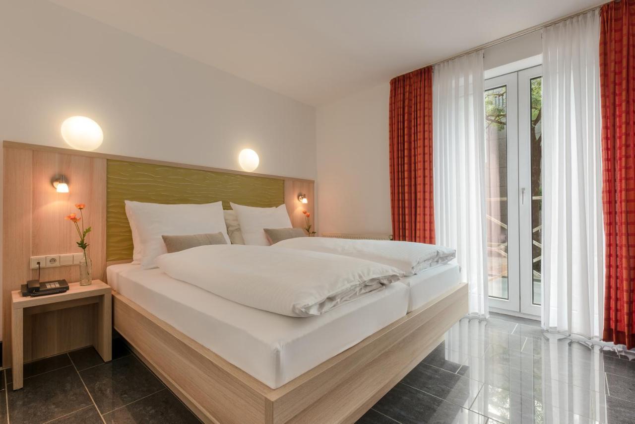 מונסטר Hotel Europa מראה חיצוני תמונה